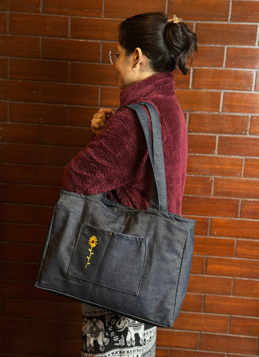 Floral Pocket (Dark Blue)