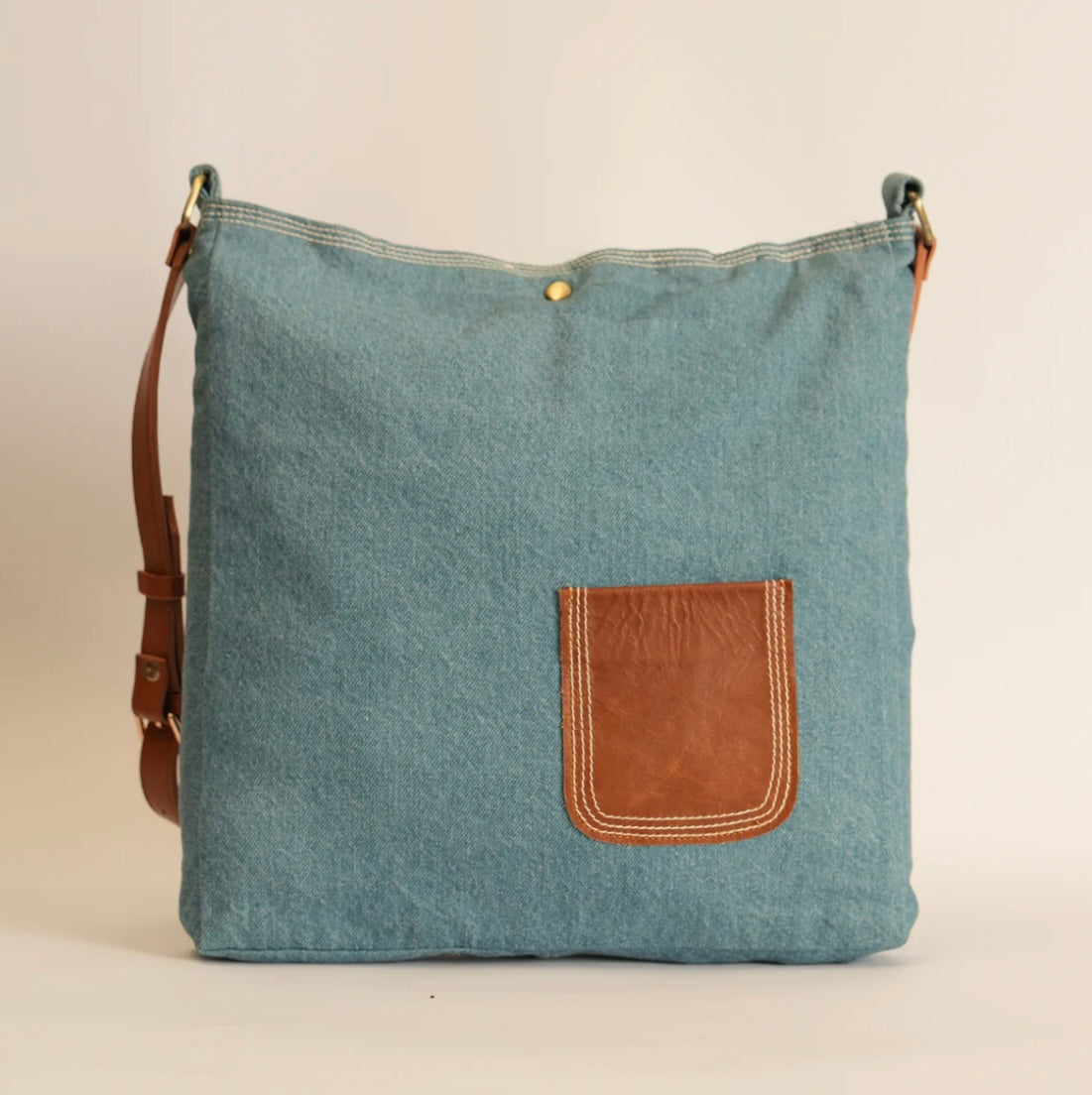 Leather Lili Pocket Tote - Light Blue