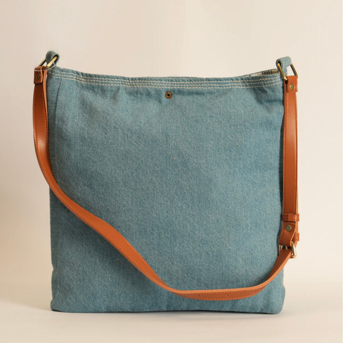 Leather Lili Pocket Tote - Light Blue