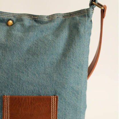 Leather Lili Pocket Tote - Light Blue